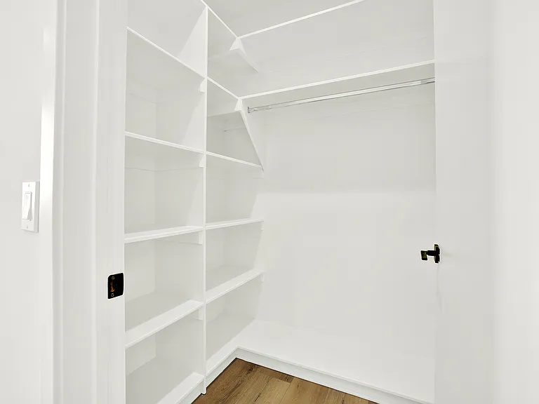 10247 Variel Ave — Photo 26
