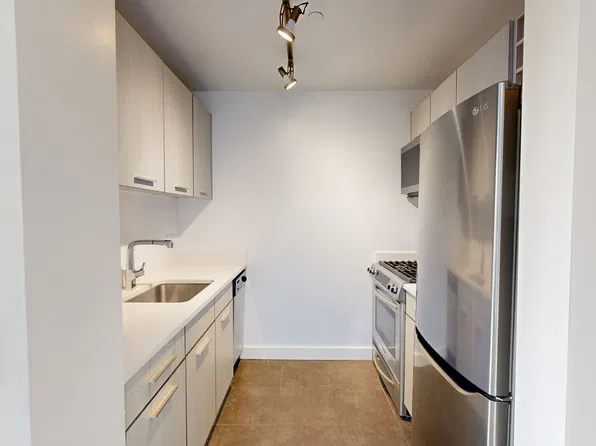 801 Amsterdam Avenue image 1 of 9