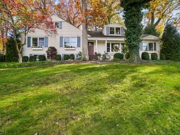 34 Sweetbriar Rd, Summit City, NJ 07901