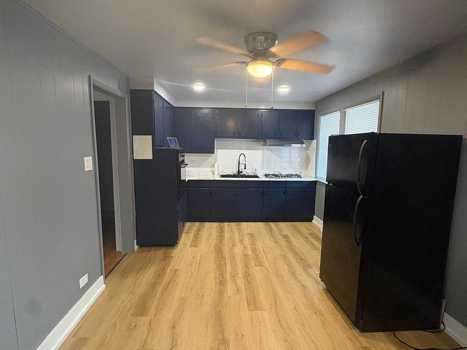 4 bed, 1886 sqft, $2,500 — Photo 2