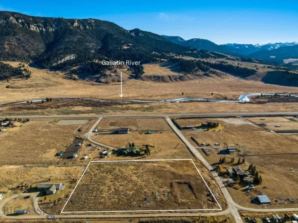 Lazy T4 Rd, Gallatin Gateway, MT 59730