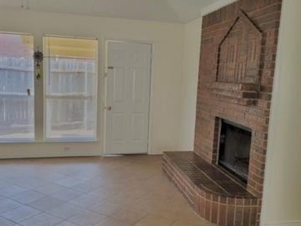 1st image of 859 Arbor Hill Ct