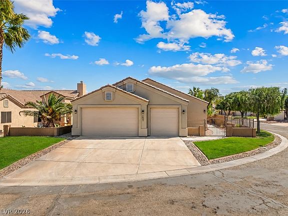 2nd image of 1427 Palm Dr
