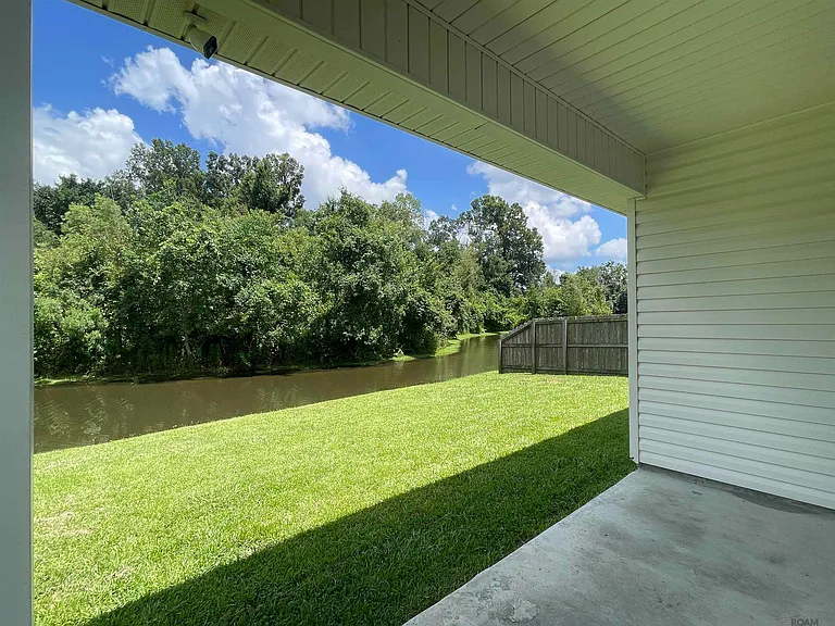 1303 Hickory Creek Dr — Photo 30
