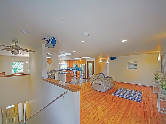 4th image of 341 E Wood Ln