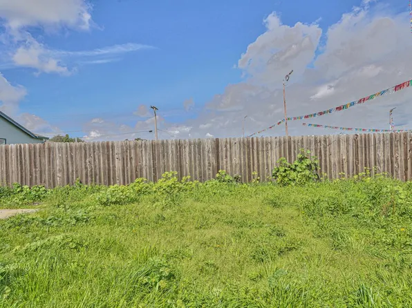 22 Alameda Ave, Salinas, CA 93901