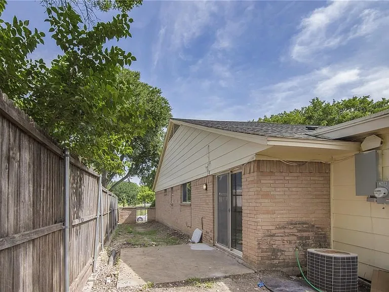 2808 Golfing Green Dr — Photo 22