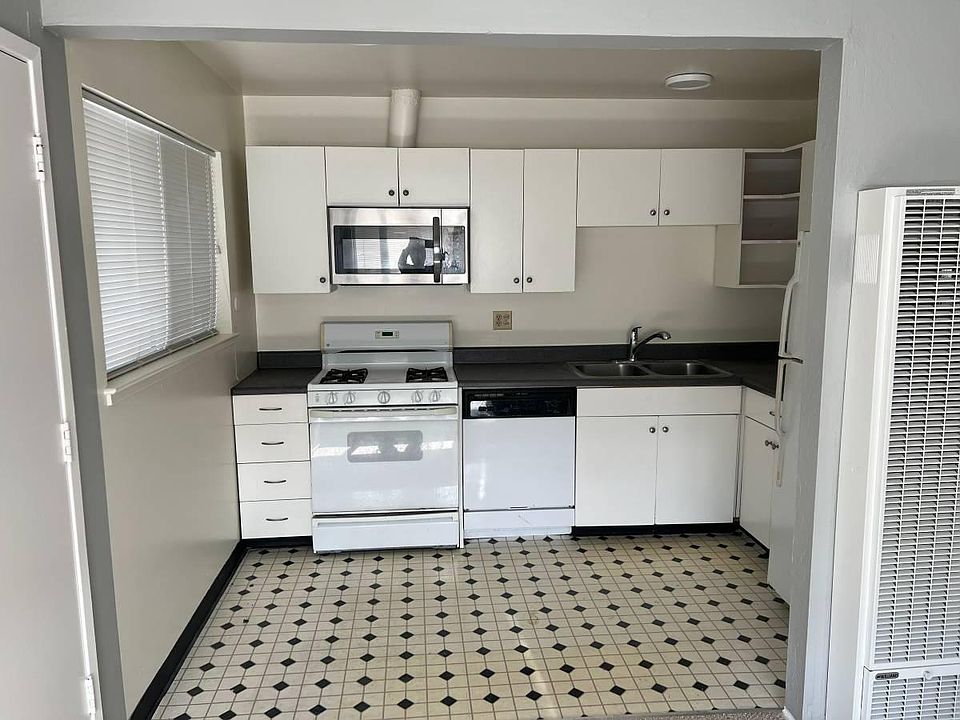 1st image of 277 Carlton Ave APT 3