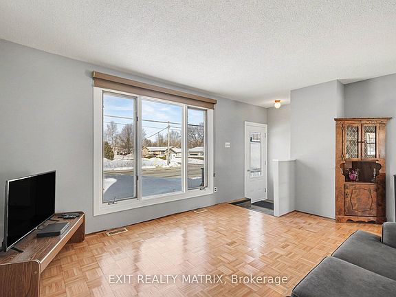 3rd image of 218 Mabel St