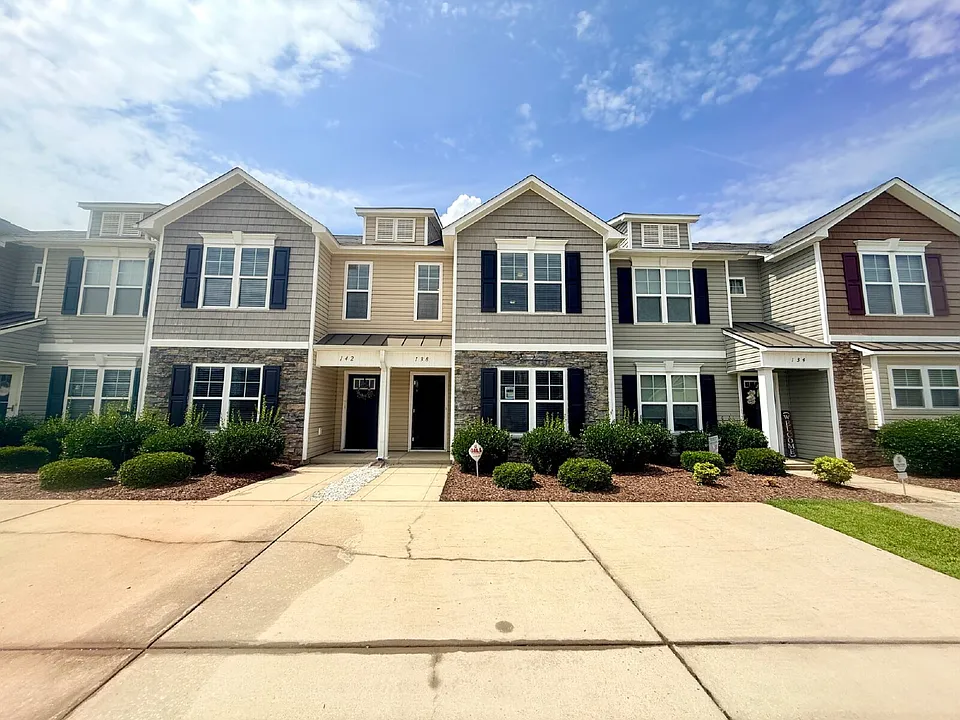 138 Collinwood Dr