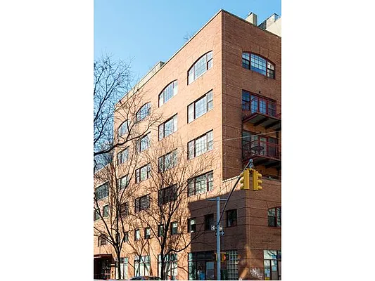 Rented by Douglas Elliman | media 23