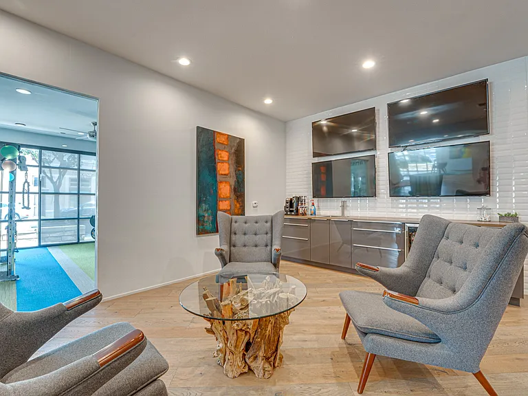 Vue Live Oak — Photo 14