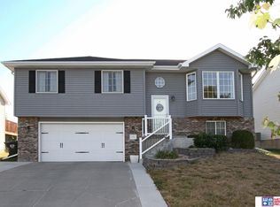 1934 Timber Ridge Rd, Lincoln, NE 68522