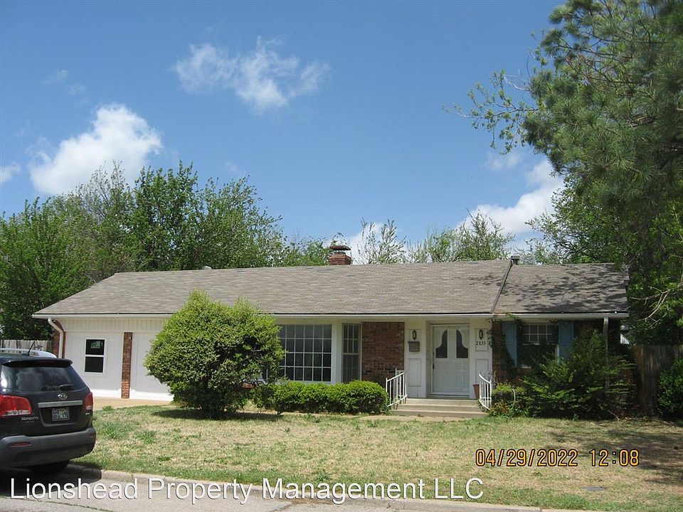 1st image of 2833 Chaucer Dr