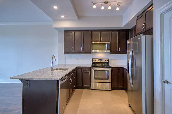 260 Villagewalk Boulevard London — Photo 4