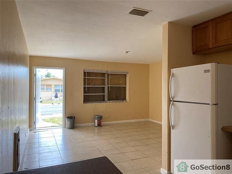 1st image of 1203 NW 4th St #1205
