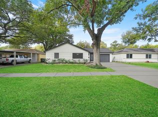 1917 Coulcrest Dr, Houston, TX 77055