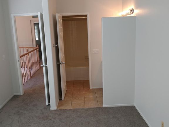 2nd image of 7 Windhaven Pl