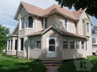 1018 14th St, Eldora, IA 50627