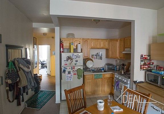 4th image of 670 Degraw St
