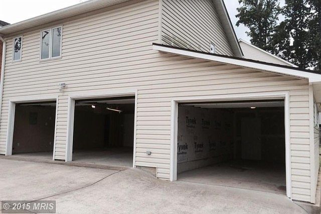2nd image of 8624 Leroy Pl
