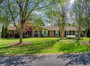 1116 N Peak Dr, Kernersville, NC 27284