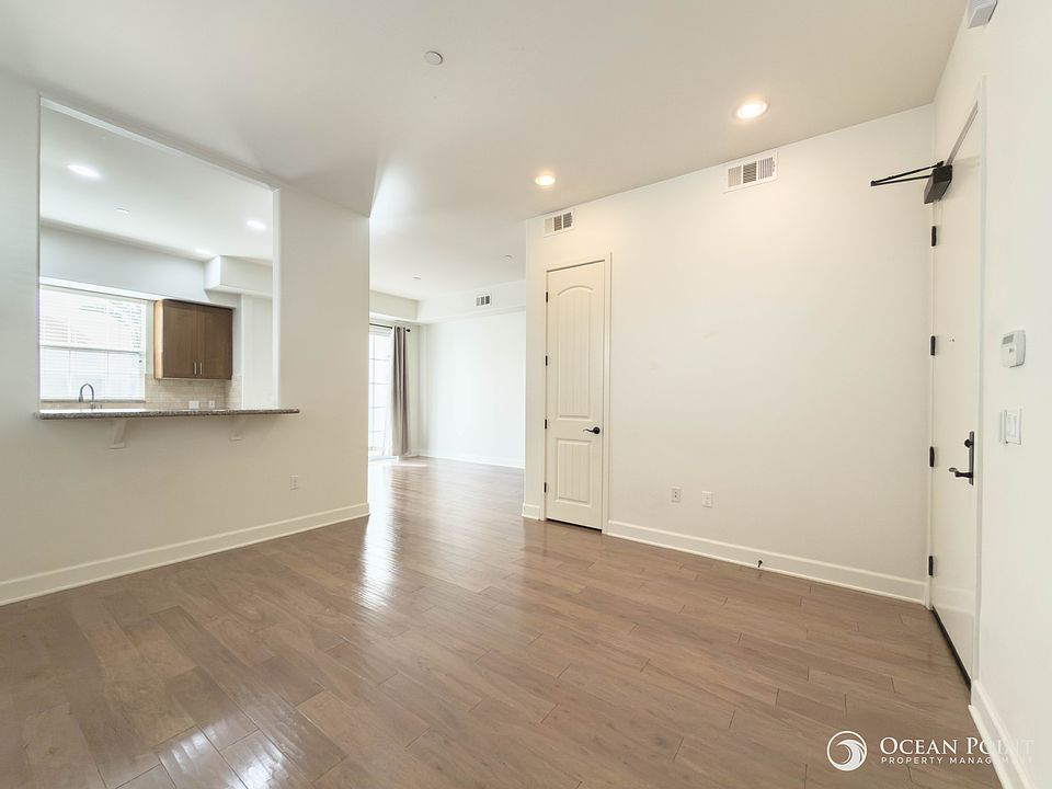 1st image of 130 N Garden St Unit 3140
