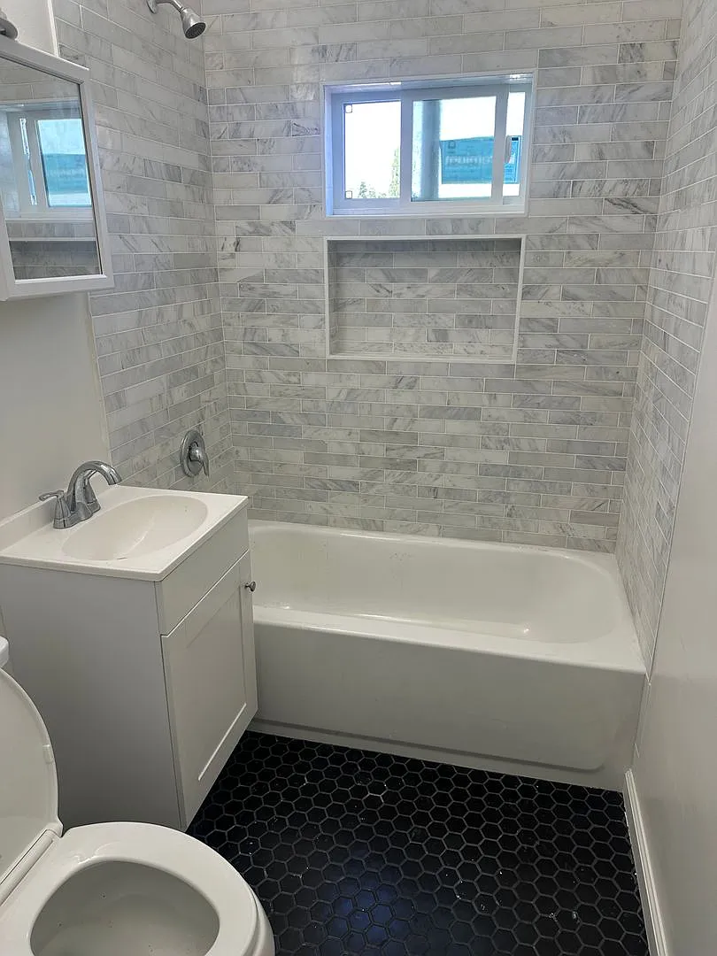 607 N. Spaulding Ave. — Photo 2