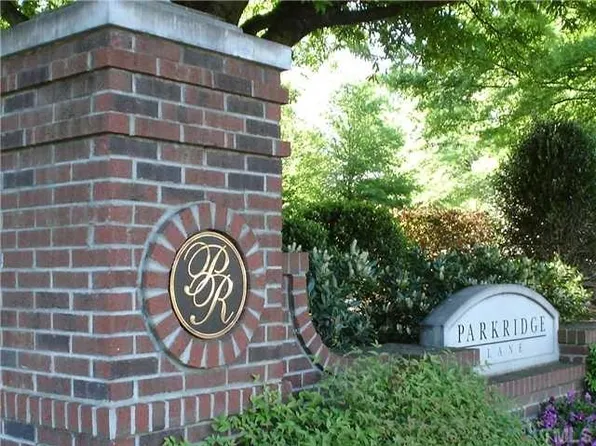 1121 Parkridge Ln APT 305, Raleigh, NC 27605