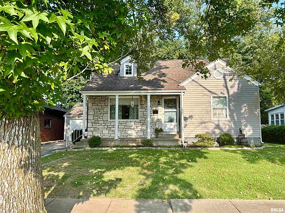 2nd image of 210 S Laurel Ave