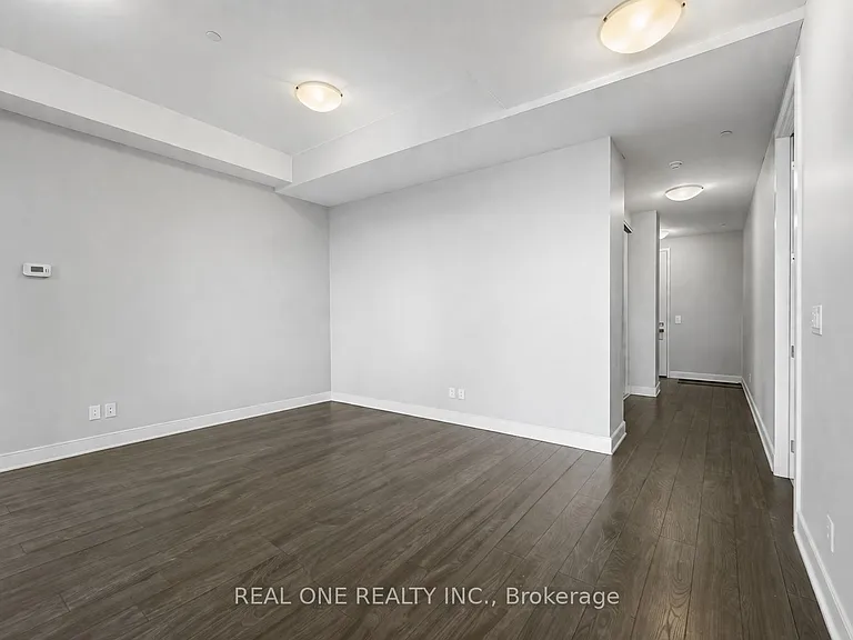 150 Main St W #503 — Photo 5
