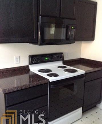 5th image of 582 Mulberry Ln #0
