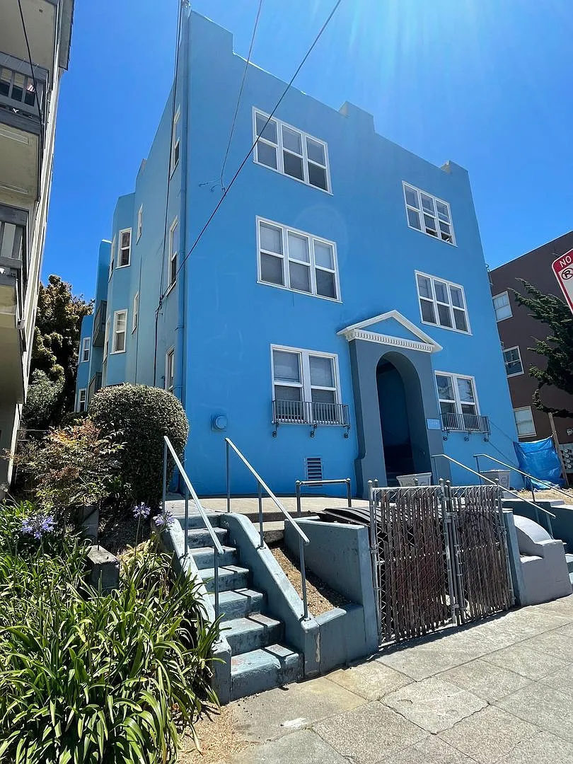 Great Deal! Just 1 block from Campus!! ~Off-street, Parking available~ Coin Laundry Onsite — Photo 3