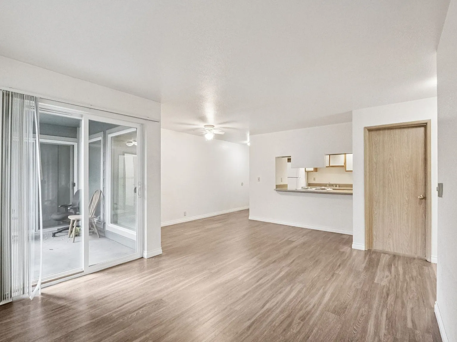 University Court Apartments — Photo 3