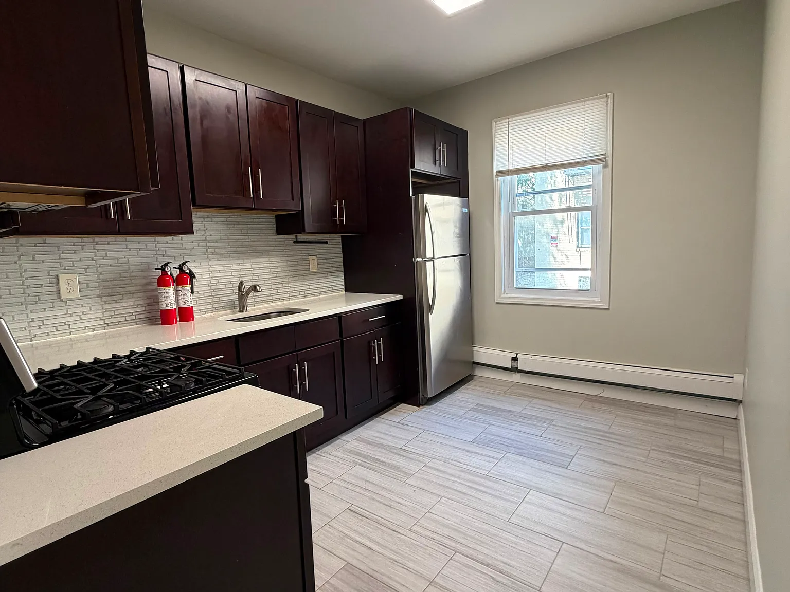 2 bed, 800 sqft, $2,100 — Photo 1