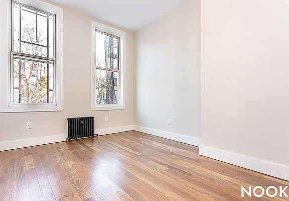 3rd image of 170 Jefferson St #4R