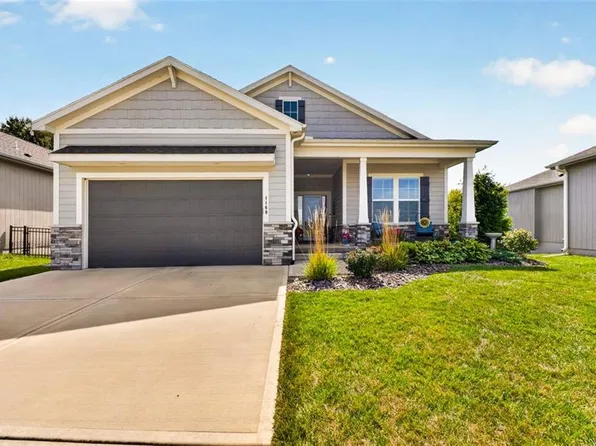 1169 SW Whitby Dr, Lees Summit, MO 64083