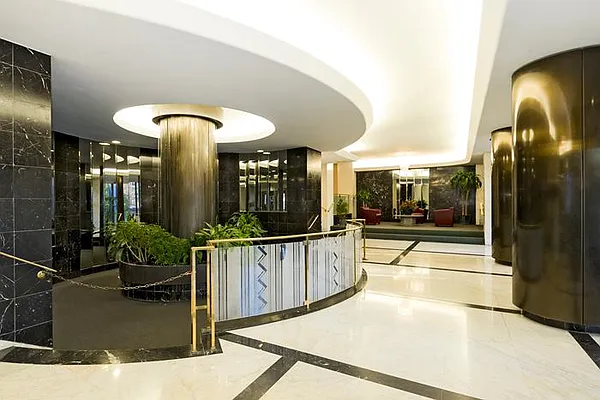 Sold by SBNY RE | media 24