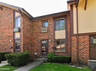 17W735 Kirkland Ln #735, Villa Park, IL 60181