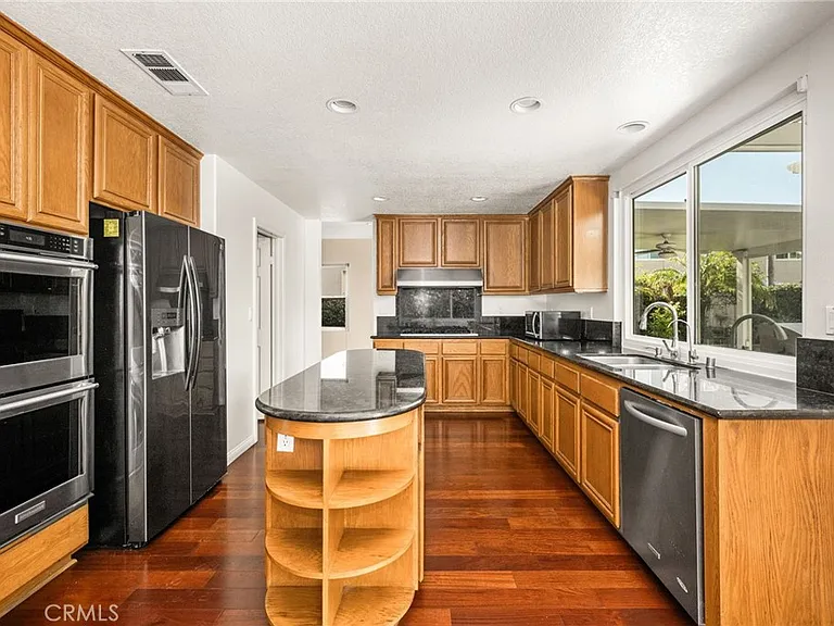 4867 Tremezzo Dr — Photo 17