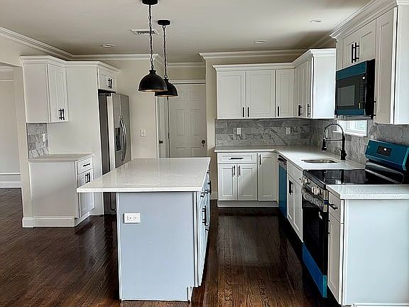 5th image of 32 Pearl Rd