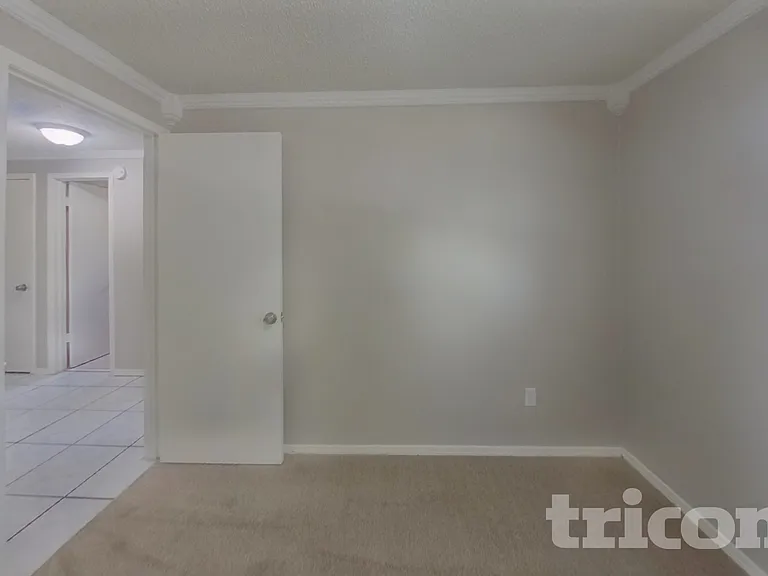 8252 Yolanda Ct — Photo 12