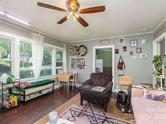 4th image of 454 Reynolda Dr