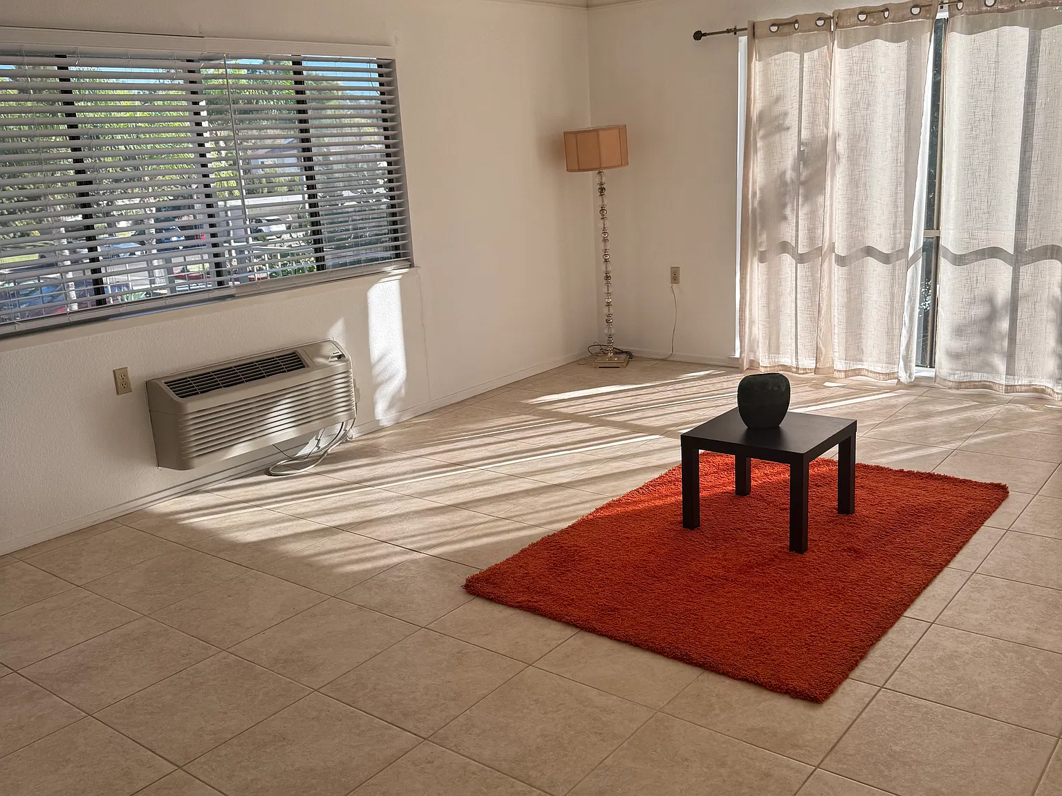 1 bed, 770 sqft, $2,400 — Photo 2