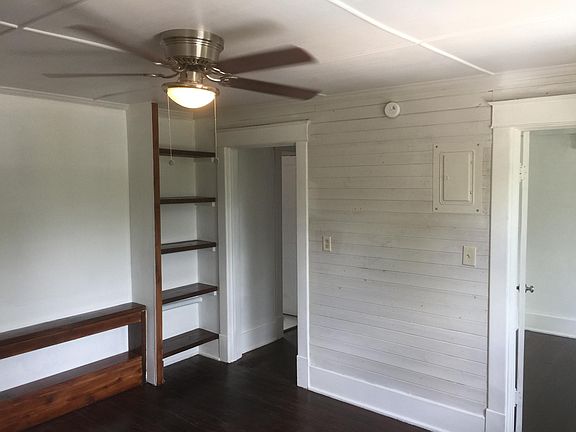 2nd image of 506 Hillcrest St APT B