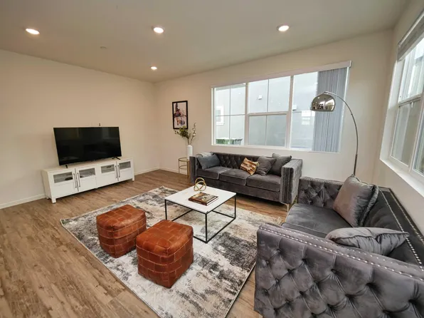 3200 Sunny Gate Ln, Folsom, CA 95630