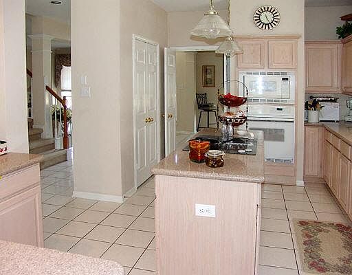 4th image of 15 GROGANS MILL DR