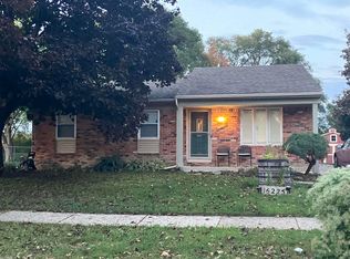 16225 Touraine Dr, Clinton Township, MI 48038