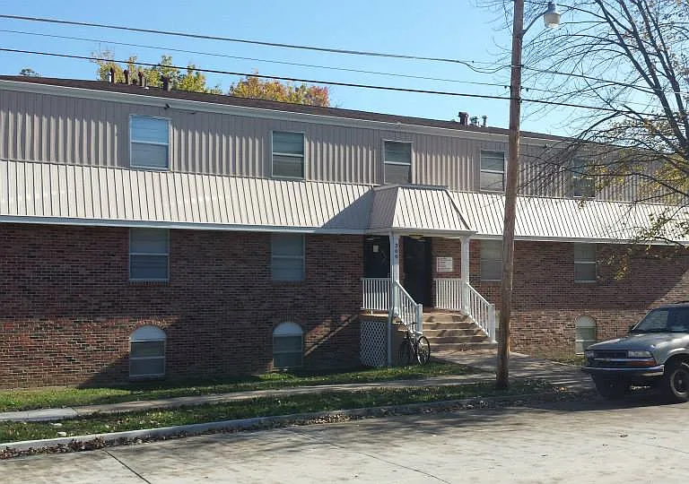 300 W Ashley St #B4 — Photo 1