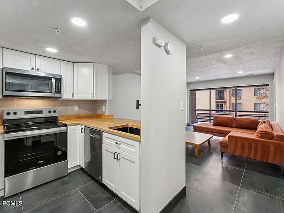 3rd image of 2000 Prospector Ave #204